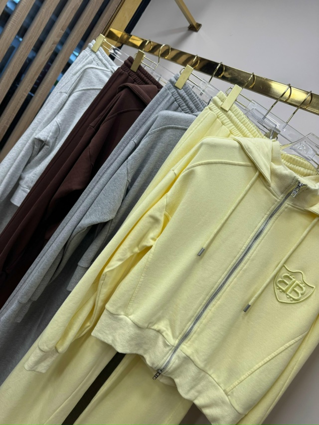 Спортивный костюм 23130519