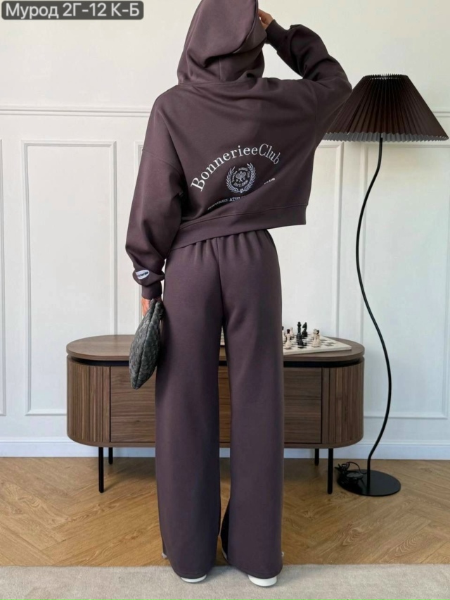 Спортивный костюм 23132490