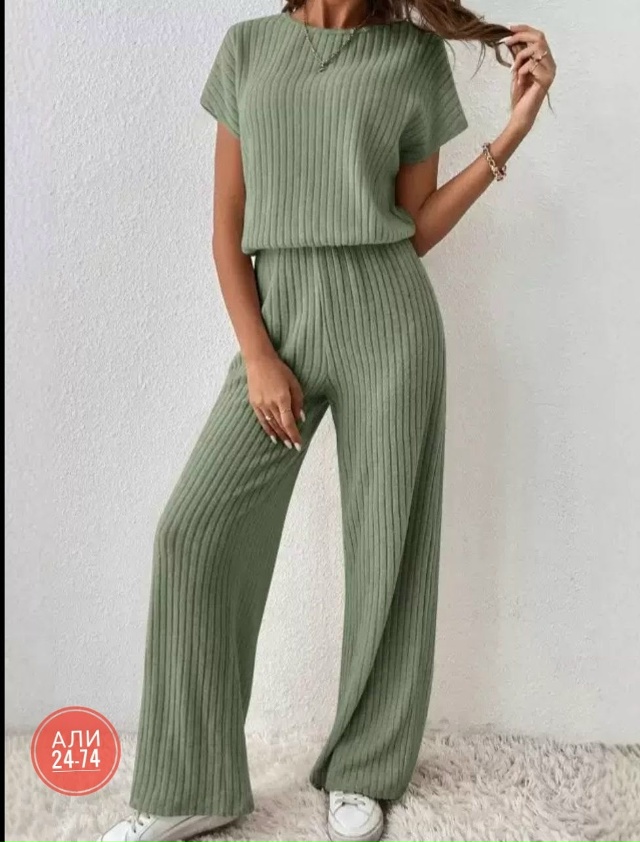 Спортивный костюм 23132877