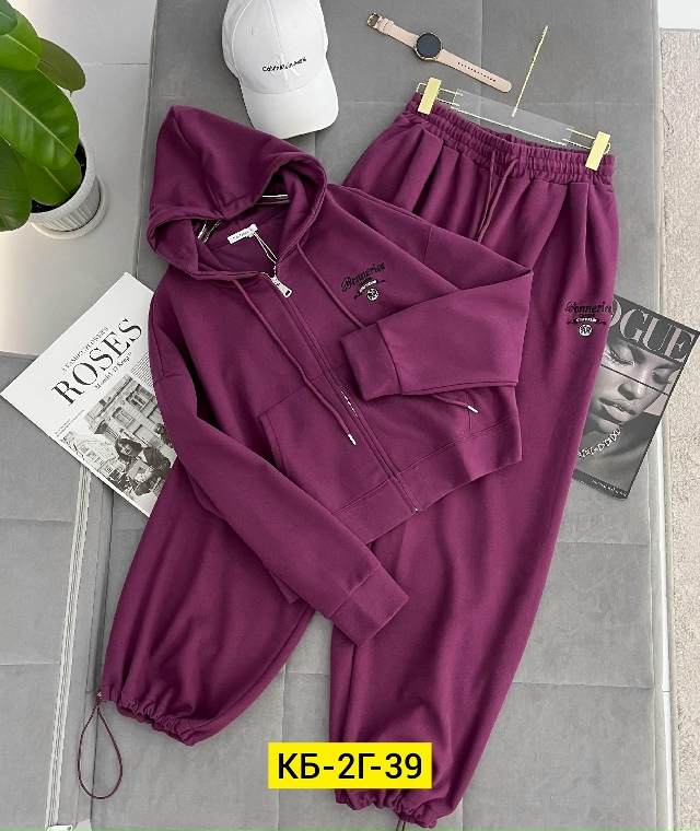 Спортивный костюм 23135339