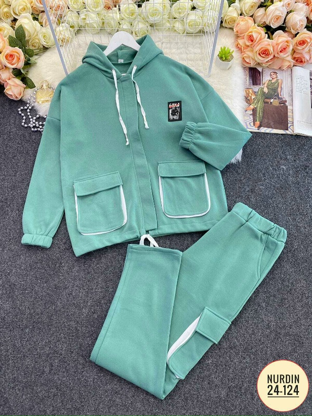 Спортивный костюм 23135845