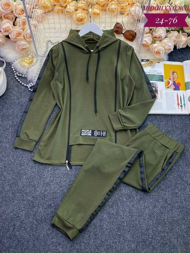 Спортивный костюм 23135828