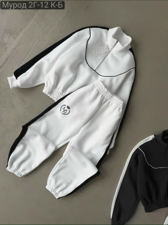 Спортивный костюм 23136654