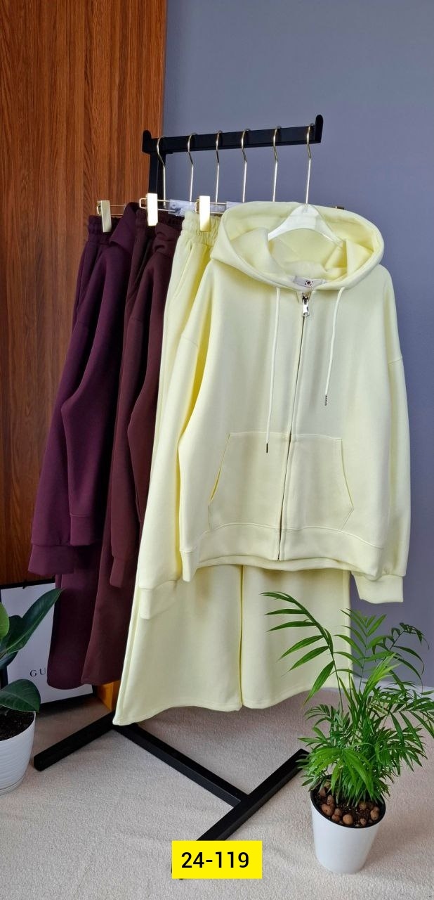 Спортивный костюм 23137936