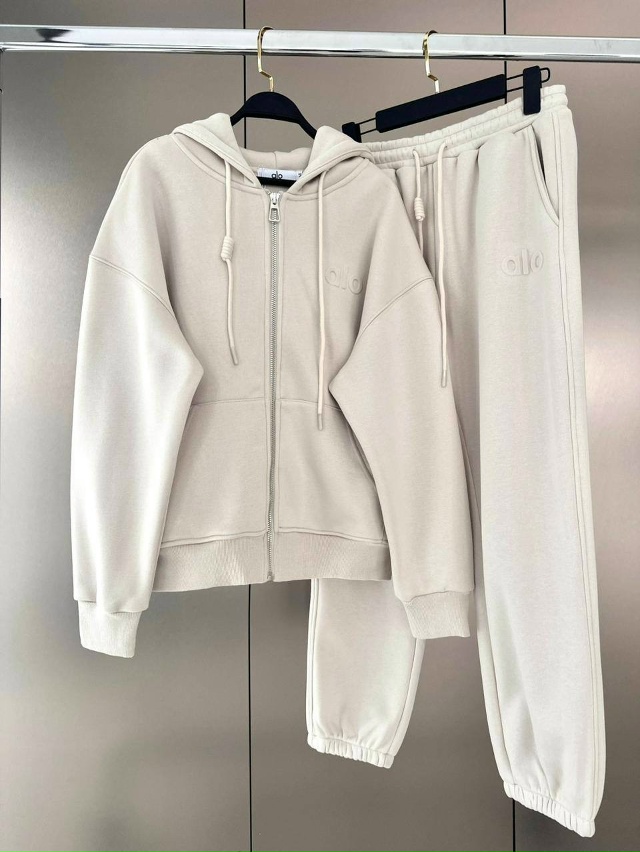 Спортивный костюм 23141677