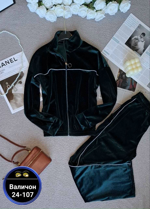 Спортивный костюм 23143793