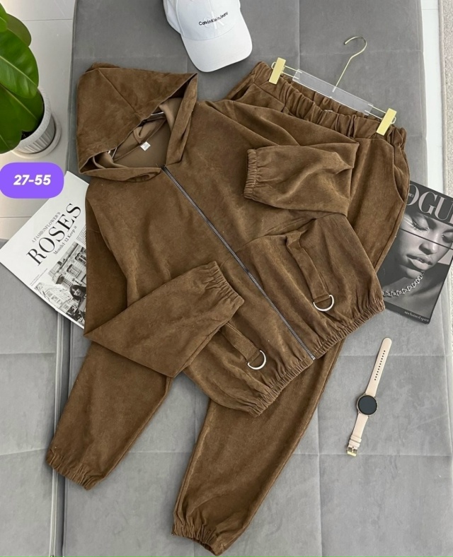 Спортивный костюм 23143915