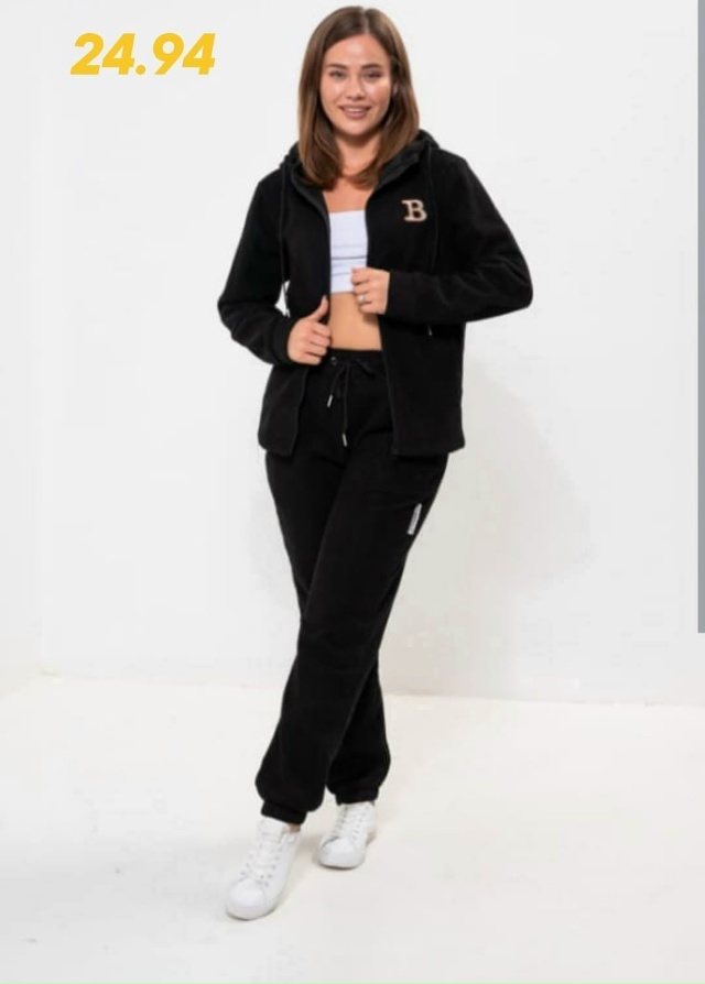 Спортивный костюм 23145479