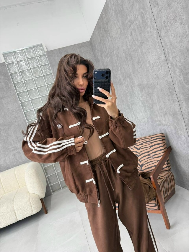 Спортивный костюм 23145180