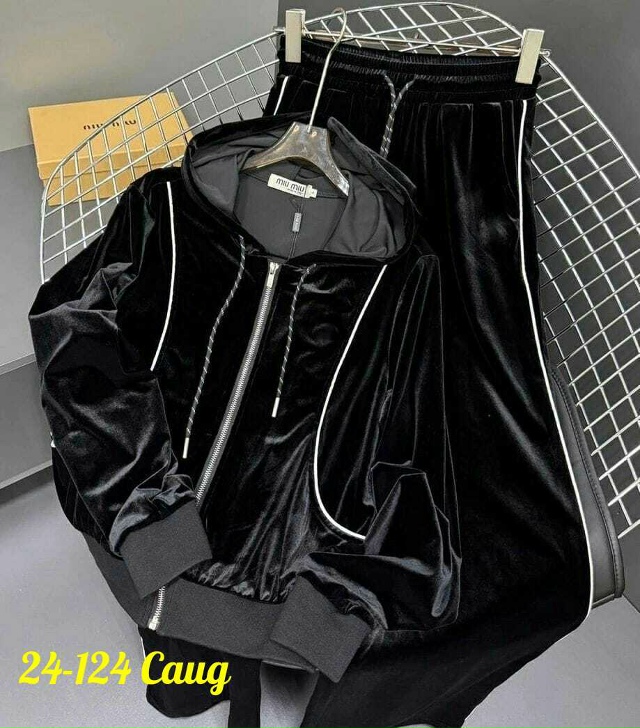 Спортивный костюм 23144879