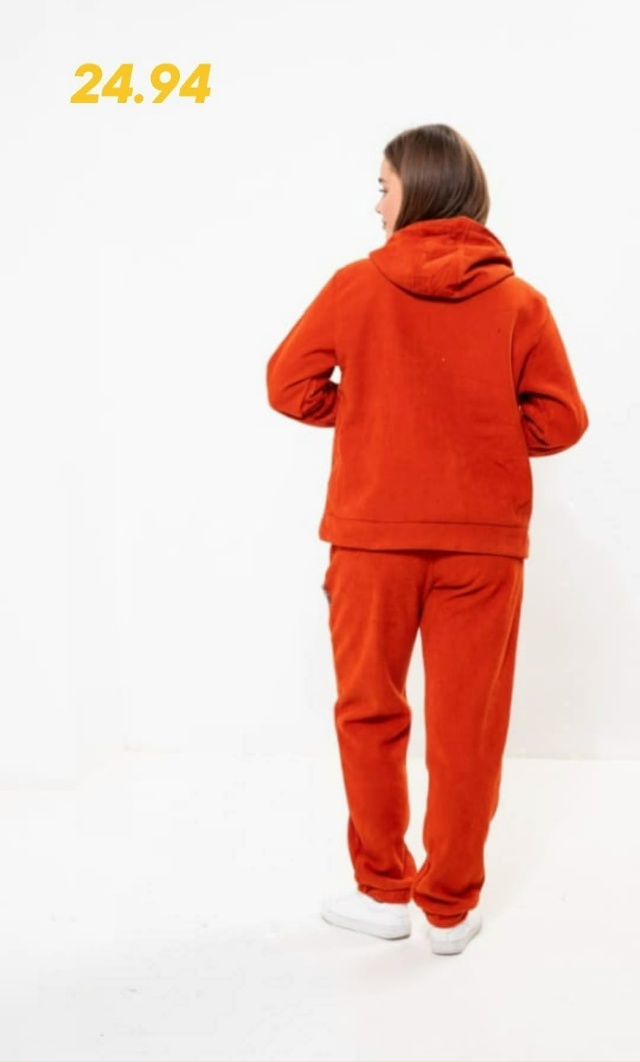 Спортивный костюм 23145479