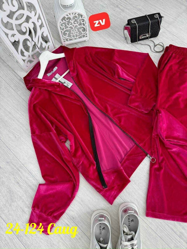 Спортивный костюм 23144880