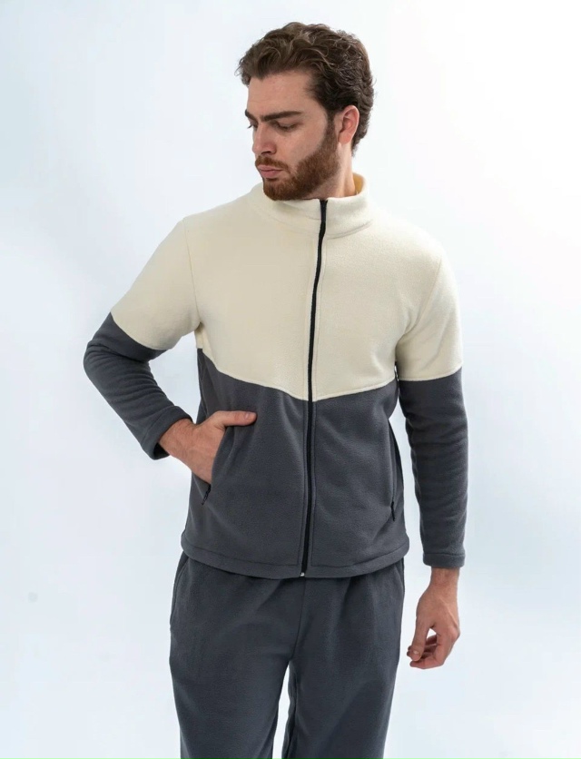 Спортивный костюм 23147468