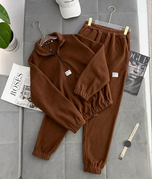 Спортивный костюм 23149702