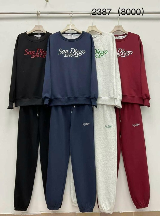 Спортивный костюм 23153511