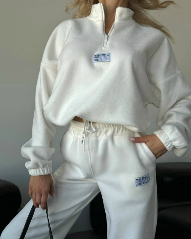 Спортивный костюм 23155177