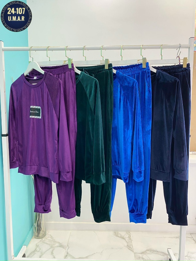 Спортивный костюм 23156498