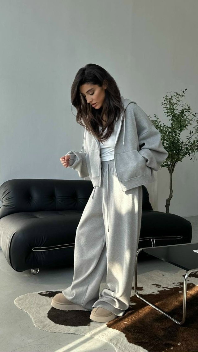 Спортивный костюм 23156175