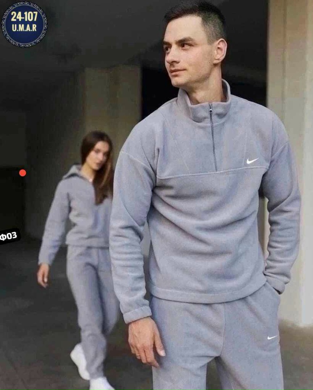 Спортивный костюм 23157876