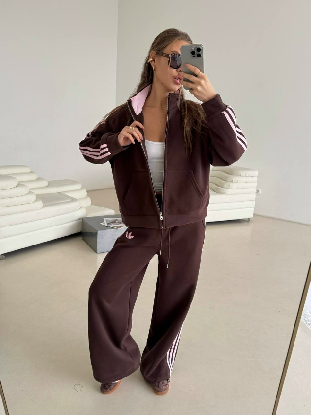 Спортивный костюм 23158289