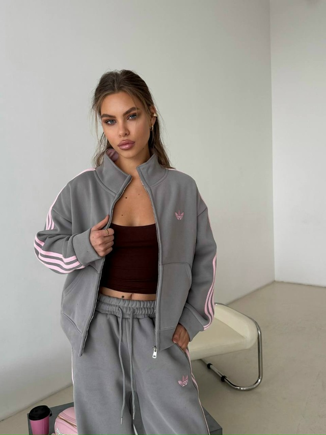 Спортивный костюм 23158286