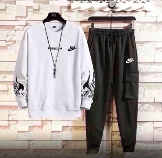 Спортивный костюм 23164996