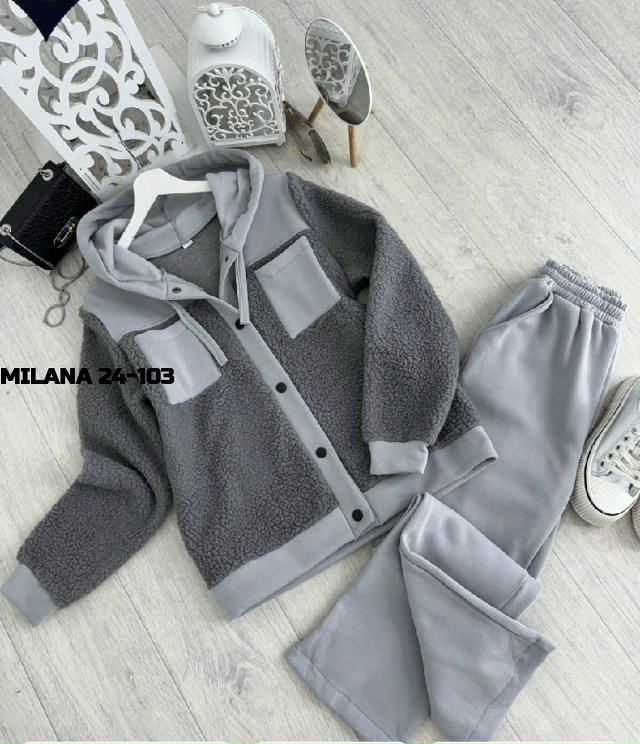 Спортивный костюм 23167927