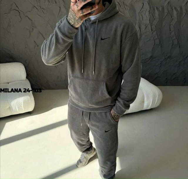 Спортивный костюм 23168131