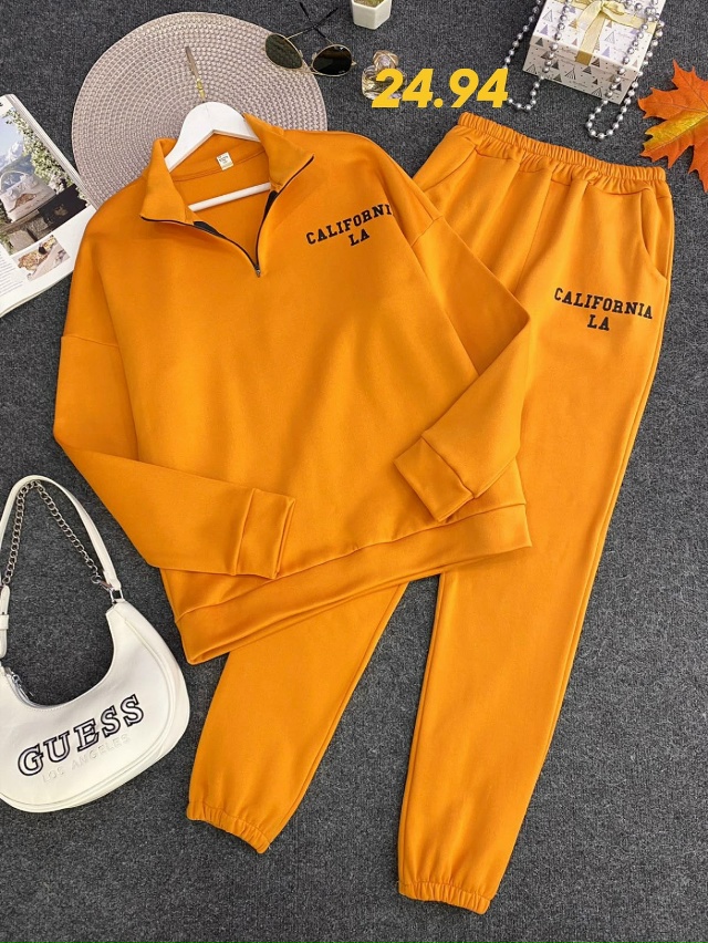 Спортивный костюм 23167995