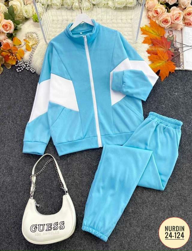 Спортивный костюм 23168697