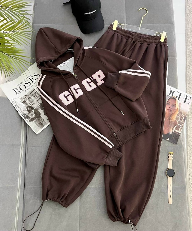 Спортивный костюм 23171688