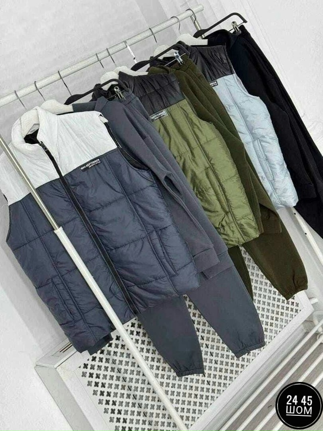 Спортивный костюм 23172563