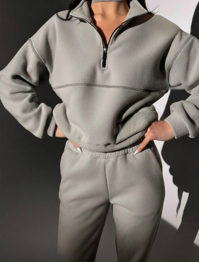 Спортивный костюм 23172368