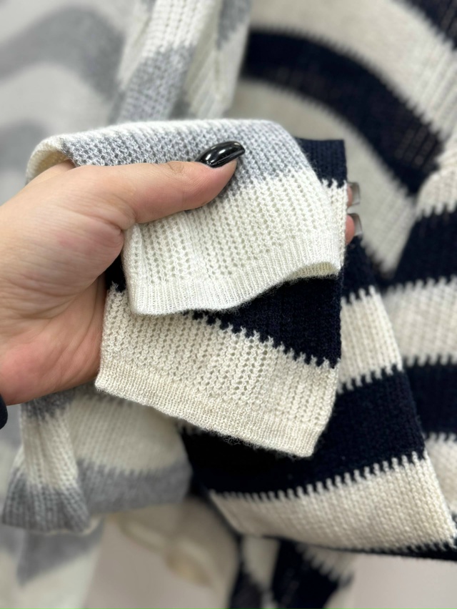 Свитер 23172815