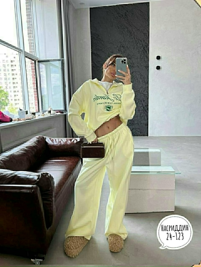 Спортивный костюм 23174632