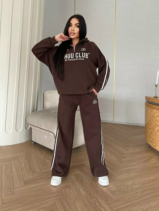 Спортивный костюм 23177618