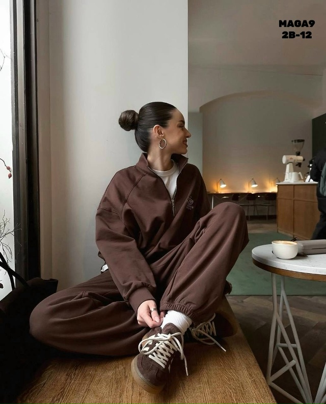 Спортивный костюм 23179156