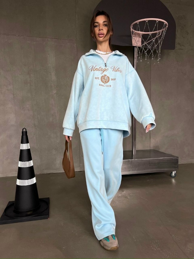 Спортивный костюм 23179161