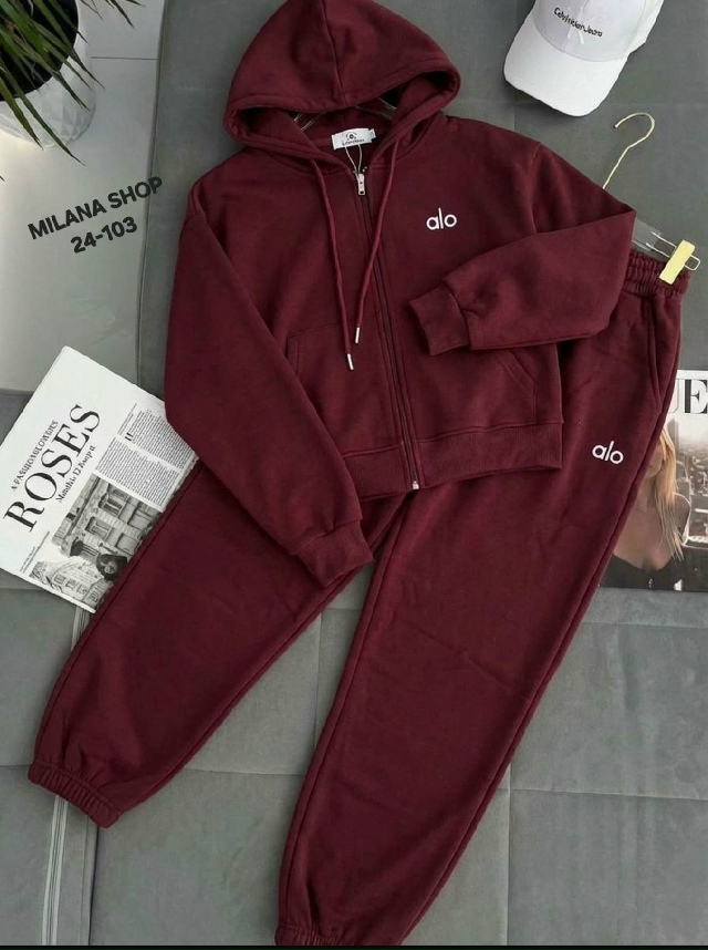 Спортивный костюм 23181042